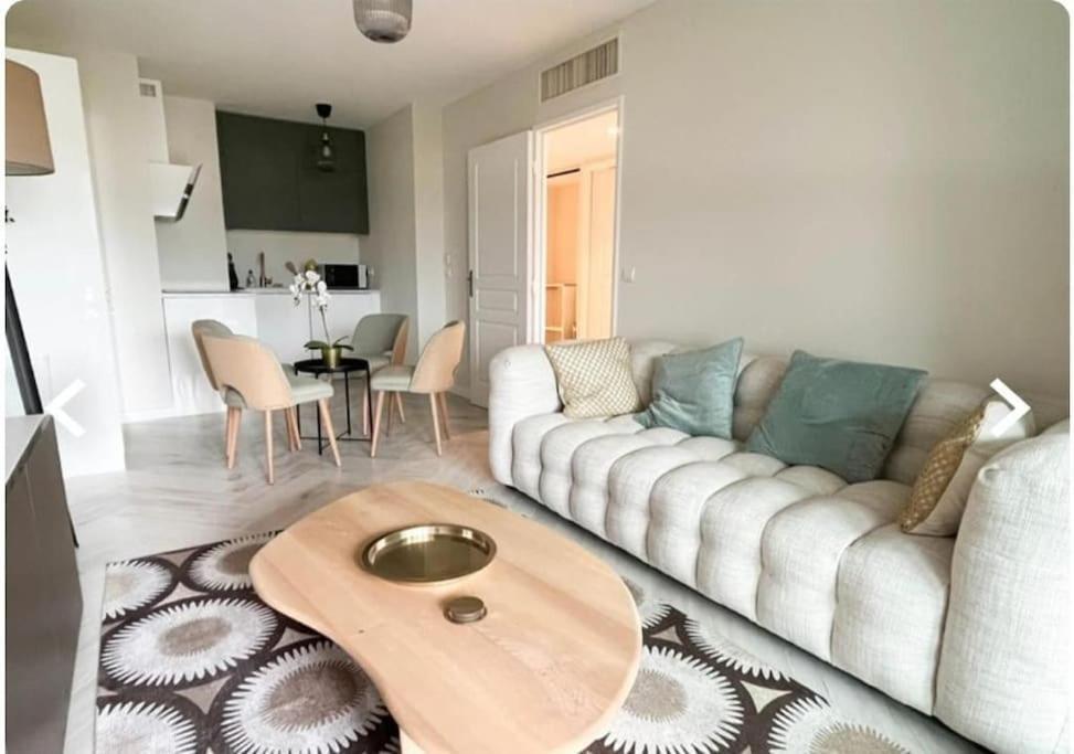 Beautiful Apartment Design Next To The Sea Αντίμπ Εξωτερικό φωτογραφία
