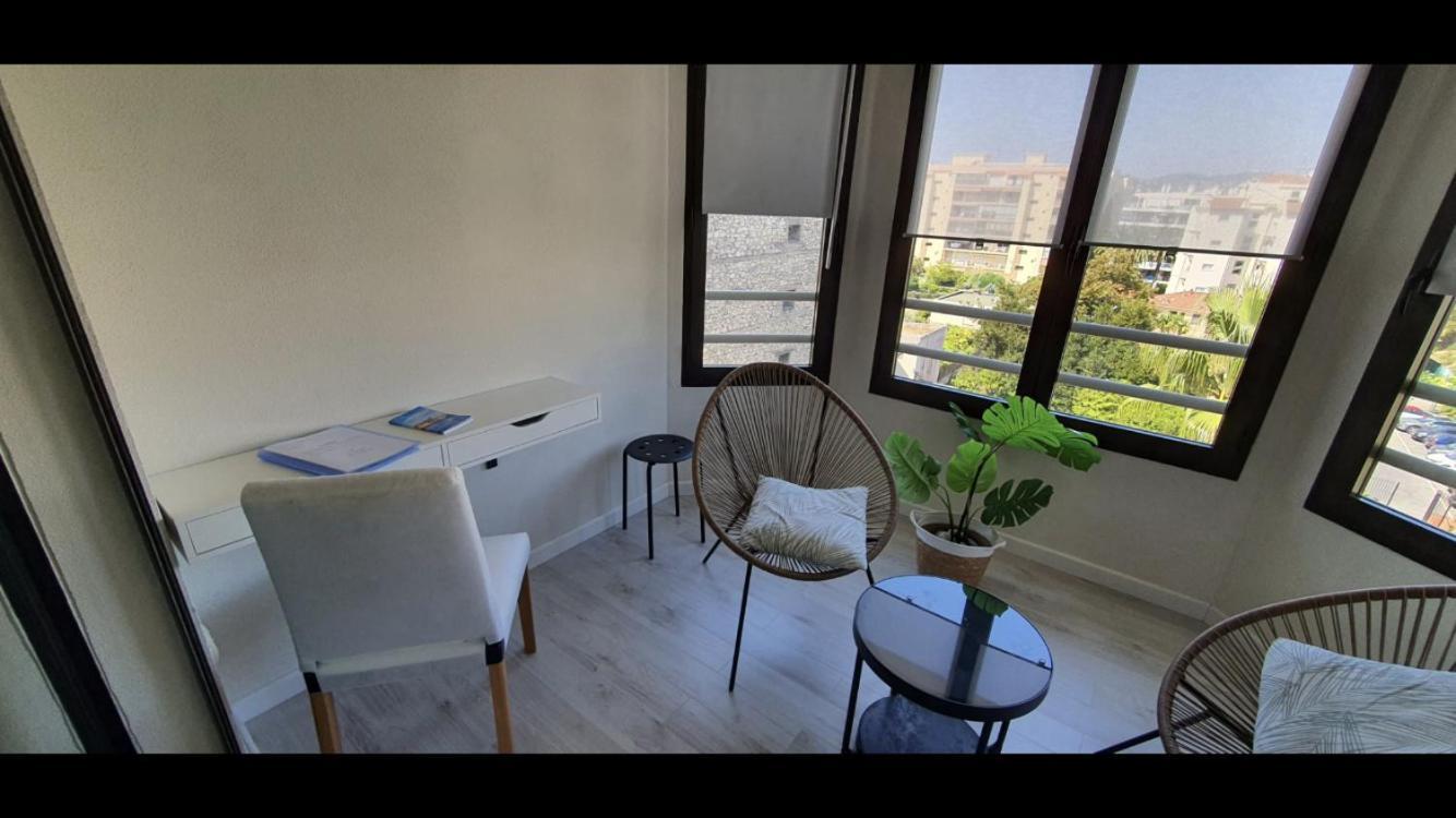 Beautiful Apartment Design Next To The Sea Αντίμπ Εξωτερικό φωτογραφία